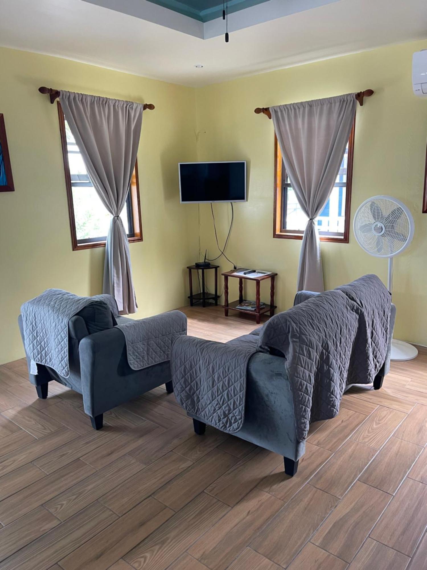 Hidden Treasure Vacation Home Blue Bay Cottage Caye Caulker Esterno foto